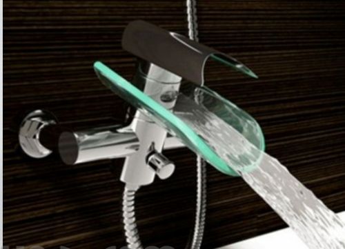 Robinet mitigeur cascade avec douchette, pour baignoire
