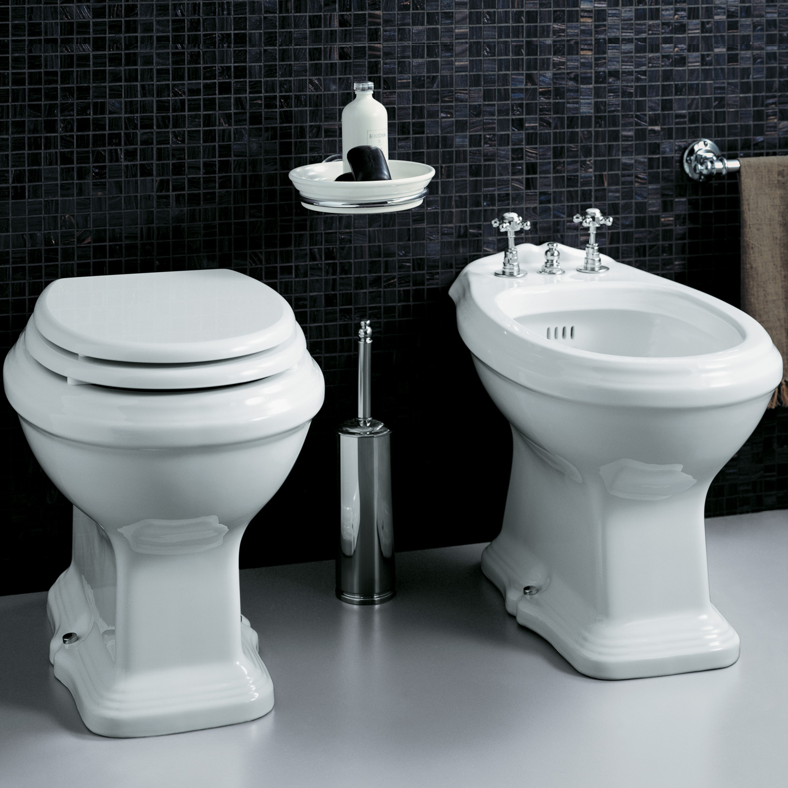 Classic-WC-and-Bidet-7_1540982793_787